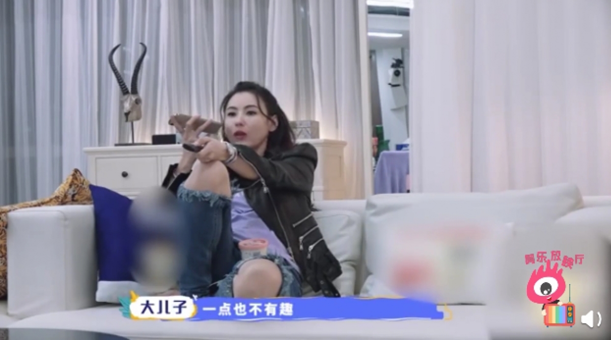 張柏芝想兒子Lucas和Quintus到上海讀書被拒/自爆有耳弱/內地網民質疑兒子說英語
