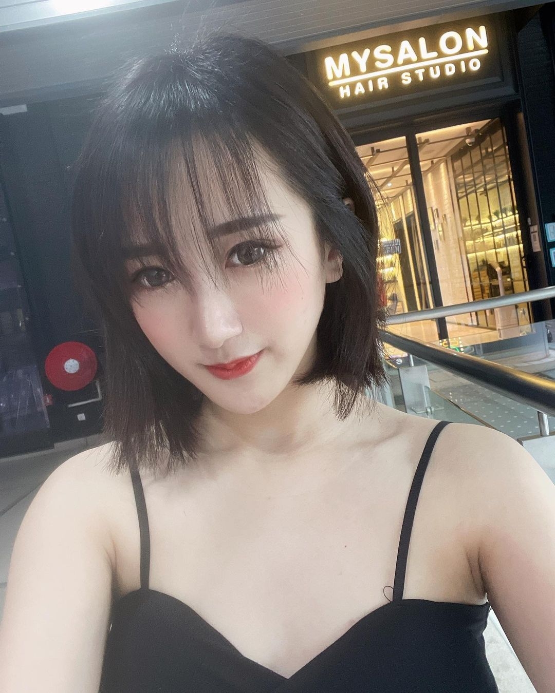 大馬KOL YBB瘋狂事蹟,賣假手袋/偷朋友身分證借財仔/挪用公款/偷前度帳號詐騙?