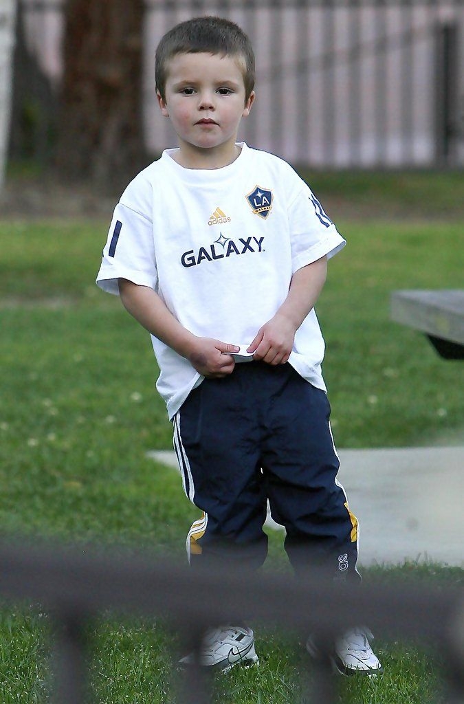 David Beckham碧咸細仔 Cruz Beckham 小時候臉圓圓加眼仔碌碌,一副超軟萌的樣子