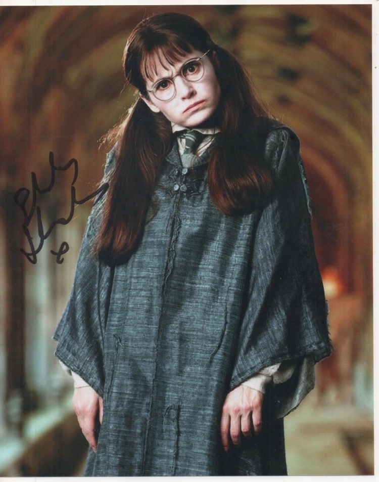 《哈利波特》的作者J.K.羅琳曾提及過「愛哭鬼」麥朵的靈感,原來她年輕時參加派對時