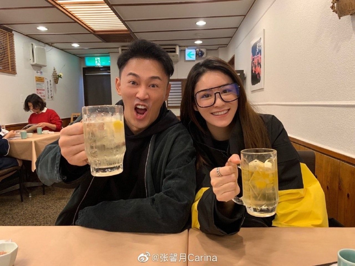 林峯與張馨月婚前罕有的曬合照放閃,一改以往低調的作風,似是公開認定張馨月的女友地位~