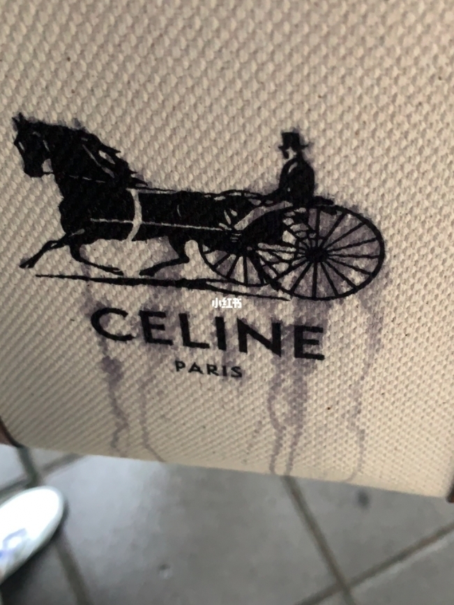 CELINE CABAS帆布袋落雨甩色？
