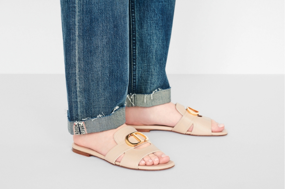 【名牌涼鞋2021】Dior 30 Montaigne拖鞋系列高貴優雅，裸粉溫柔百搭+金色DWAY高跟涼鞋極吸引！