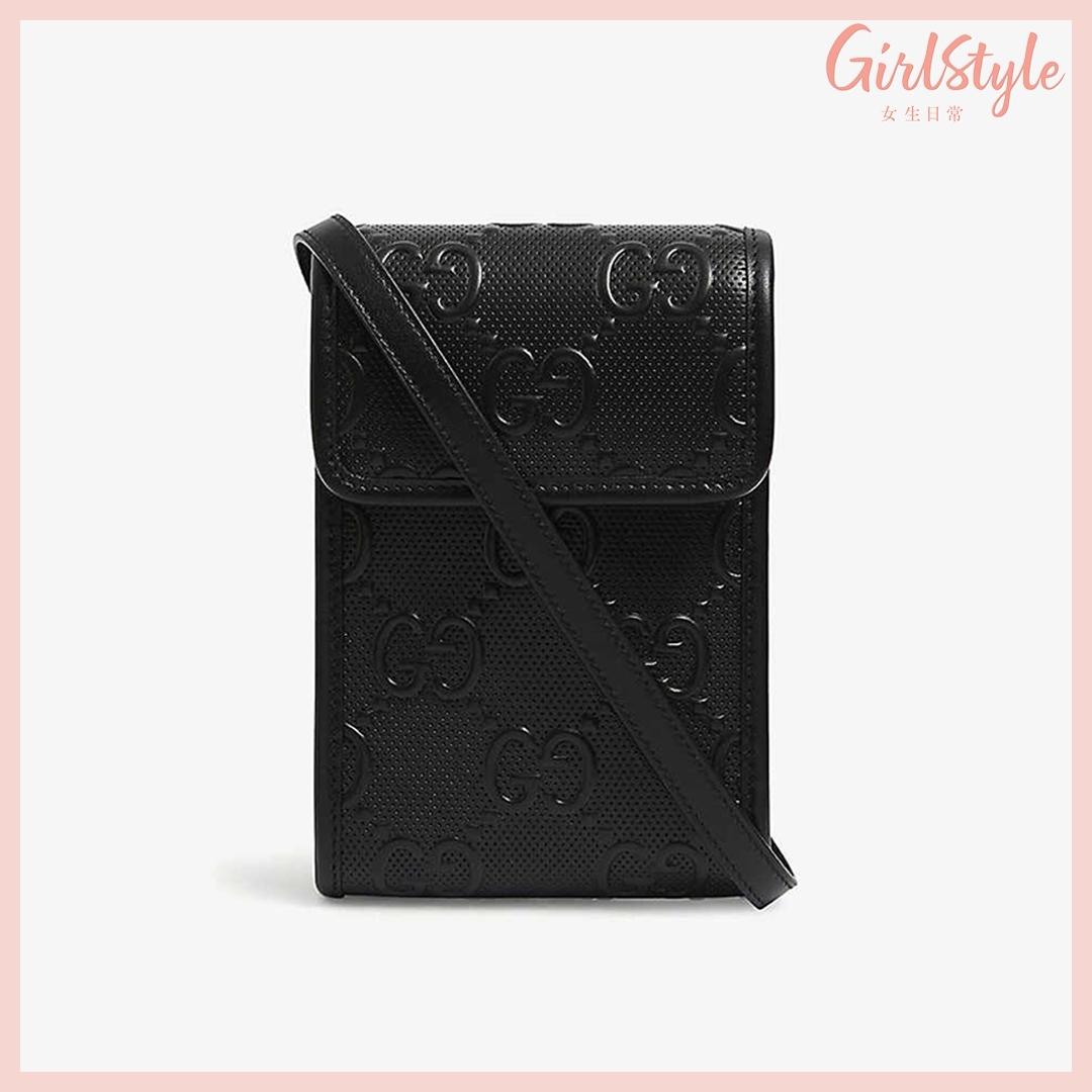 名牌手機袋2021|Gucci 黑色暗花 經典 Monogram 手機袋低調得來盡顯格調,手袋沒有太多花巧的設計