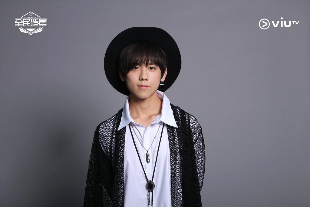 Mirror姜濤當時參賽的造型照仍是有略害羞的樣子，非常討喜！