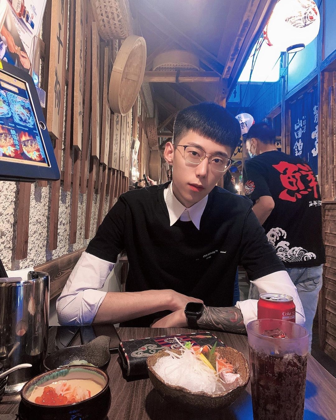 大馬KOL YBB瘋狂事蹟,賣假手袋/偷朋友身分證借財仔/挪用公款/偷前度帳號詐騙?