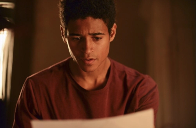 如今的Alfred Enoch,已經長到193cm高,更是一位劍橋高材生,現年32繼續留在演藝圈發展