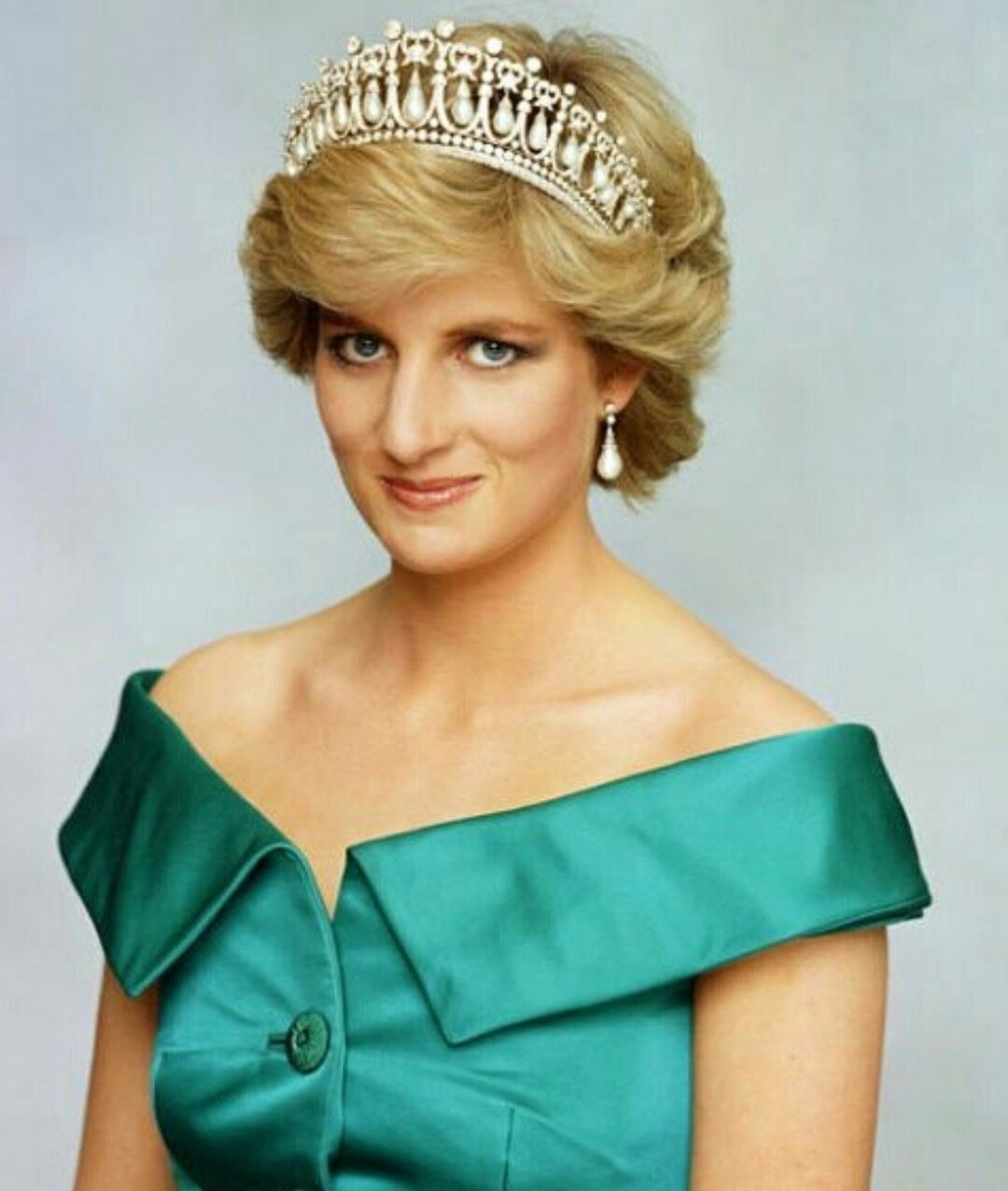 記者曾以假文件誘騙戴妃獲取獨家專訪,威廉王子怒斥:家庭破裂導火線