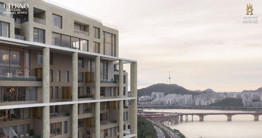 她在今年2月購入了位於首爾江南區的新建豪華別墅「Eterno清潭(에테르노청담)」