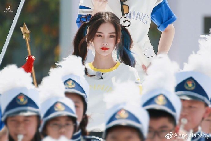 大陸男星串Angelababy「10年前唔紅」,楊穎還擊反被大陸網民嘲:唔係黃曉明有人識你?