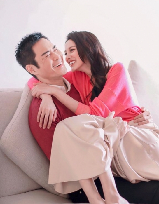 已封盤的陳凱琳與老公鄭嘉穎生下2子,其實家中也擁有不少物業,包括一家人同住的九龍塘五千呎獨立屋