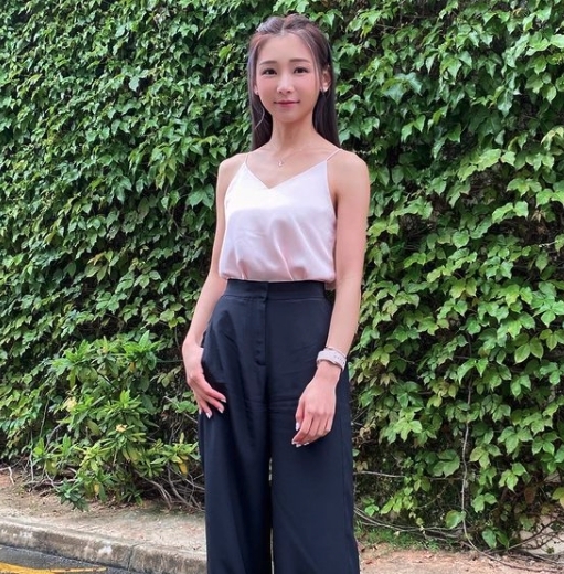 女神簡淑兒除了有甜美的美貌,家底也甚為富裕所以被稱圈中荀盤。不過近日她竟然公開認愛前機師麥大力