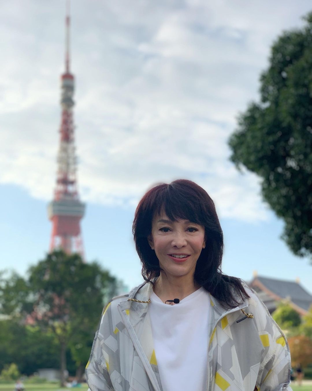 Do姐鄭裕玲36年前豪宅曝光,27歲成「一姐」揸何文田荀盤,簡約裝潢顯氣派獲讚品味好!