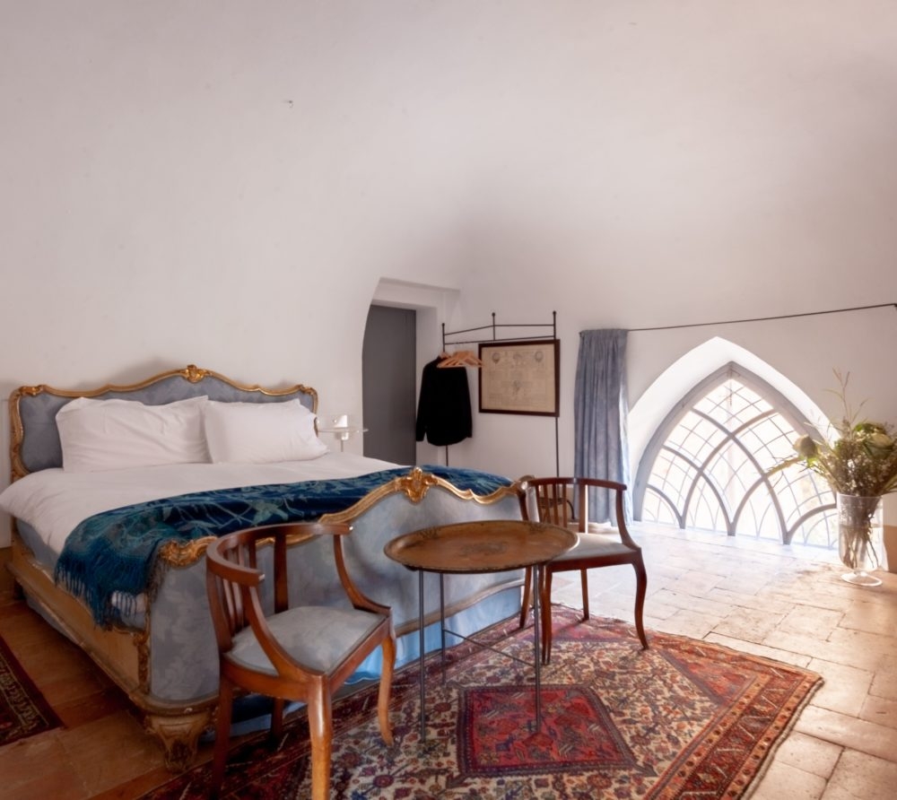 伯爵千金揭「悲慘貴族生活」,住10萬尺古堡竟嗌慘?連唔到Wifi、執屋要用3日?