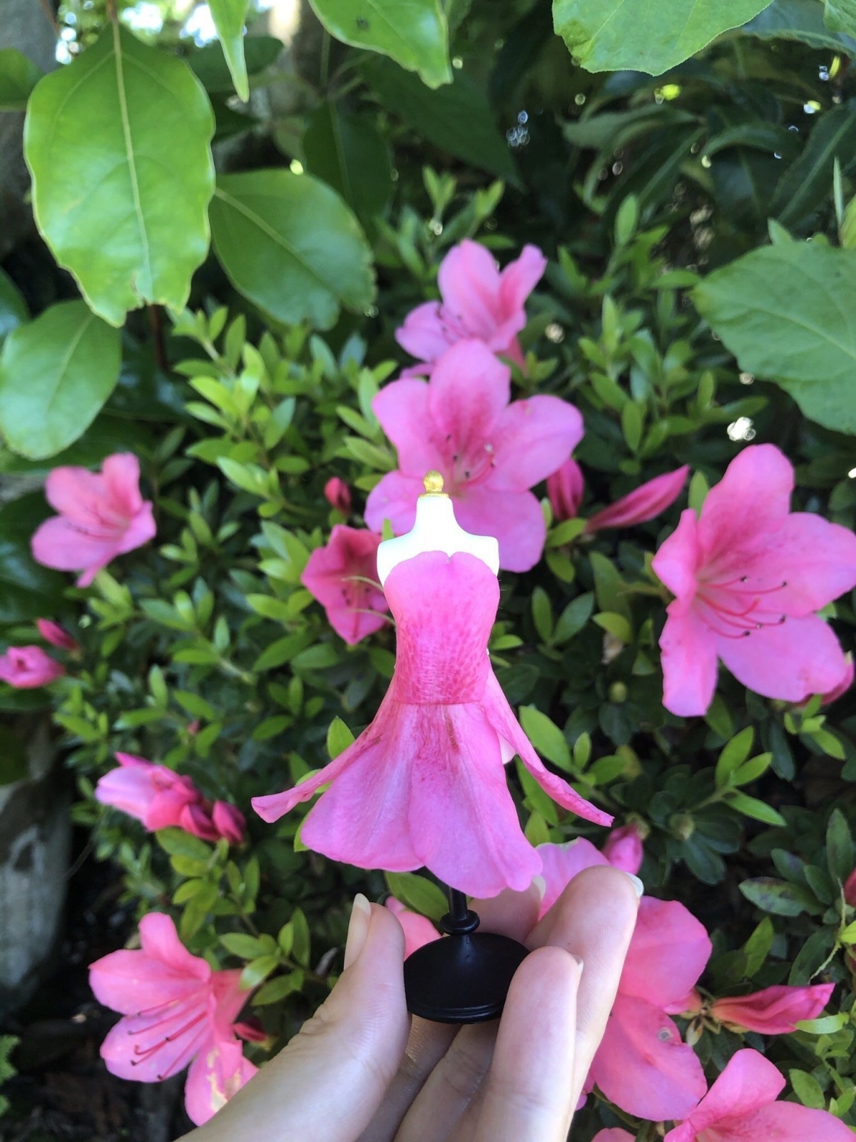 日本一位名叫「桃月」的女生擁有一對巧手,平日除了製作首飾外,也會把親手造的仙子裙放到Twitter上分享