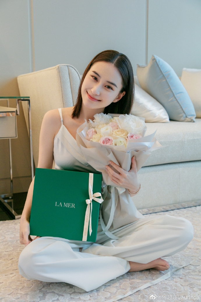 何超蓮開濾鏡超驚嚇大變臉,女神級靚樣消失嚇窒網民