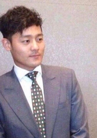 【全智賢離婚】老公崔俊赫不但是個金融才俊,而且家世顯赫,曾任職美國銀行(Bank of America)高層,從事金融事務