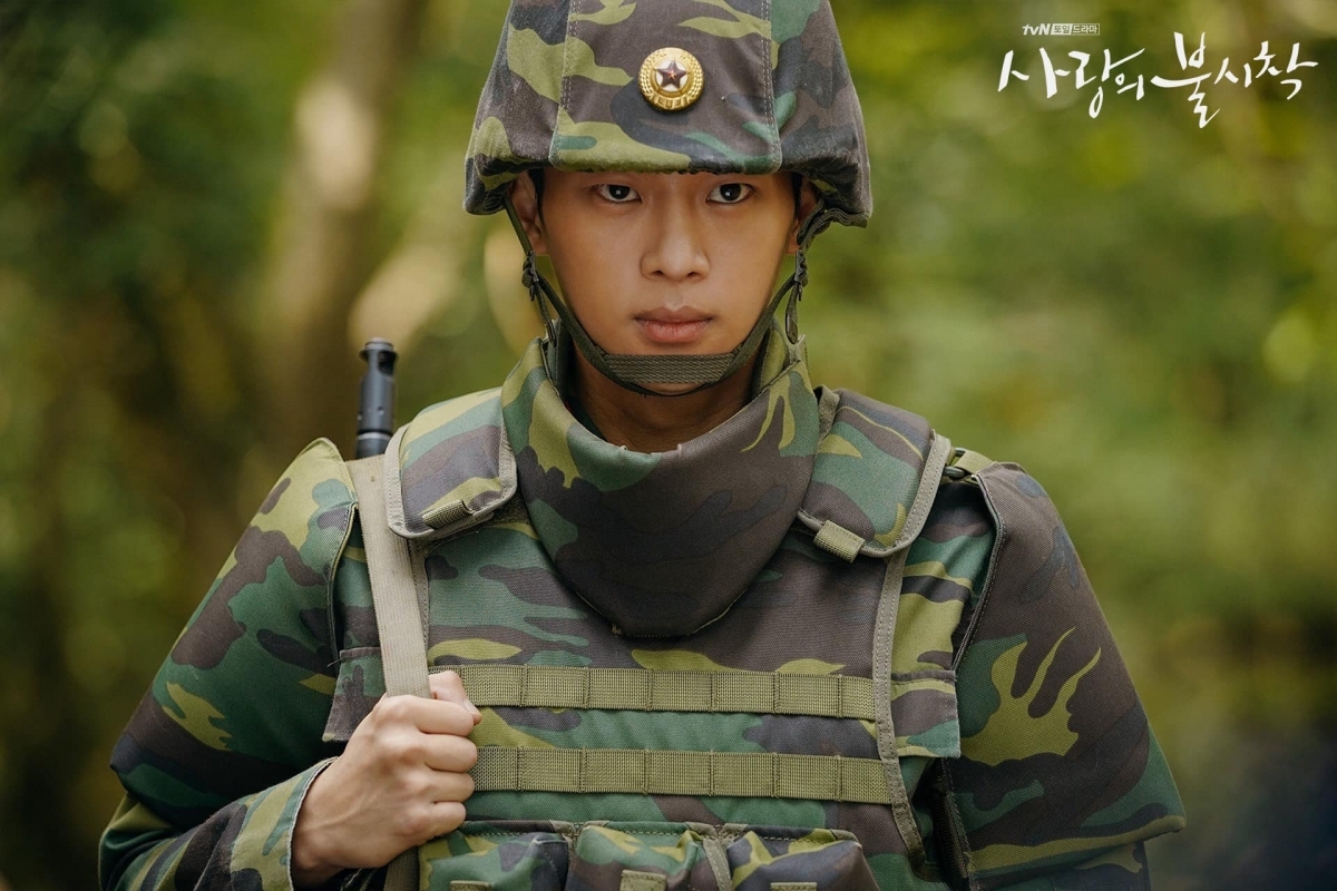 北韓成立「國家時尚警察」,為抵抗西方文化,著牛仔褲、Logo Tee全送勞改?