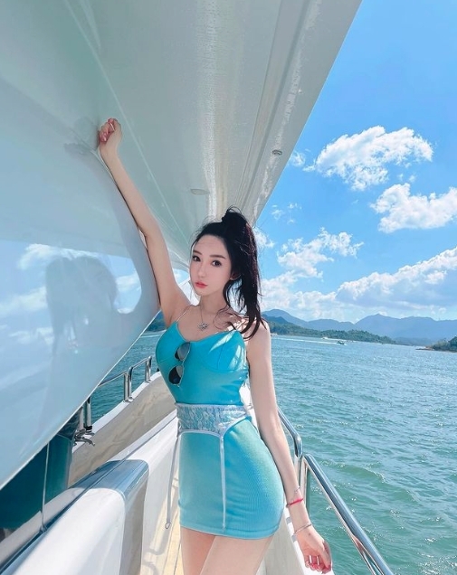 Cammi的生活多姿多彩,IG上紀錄著她到處遊玩的照片