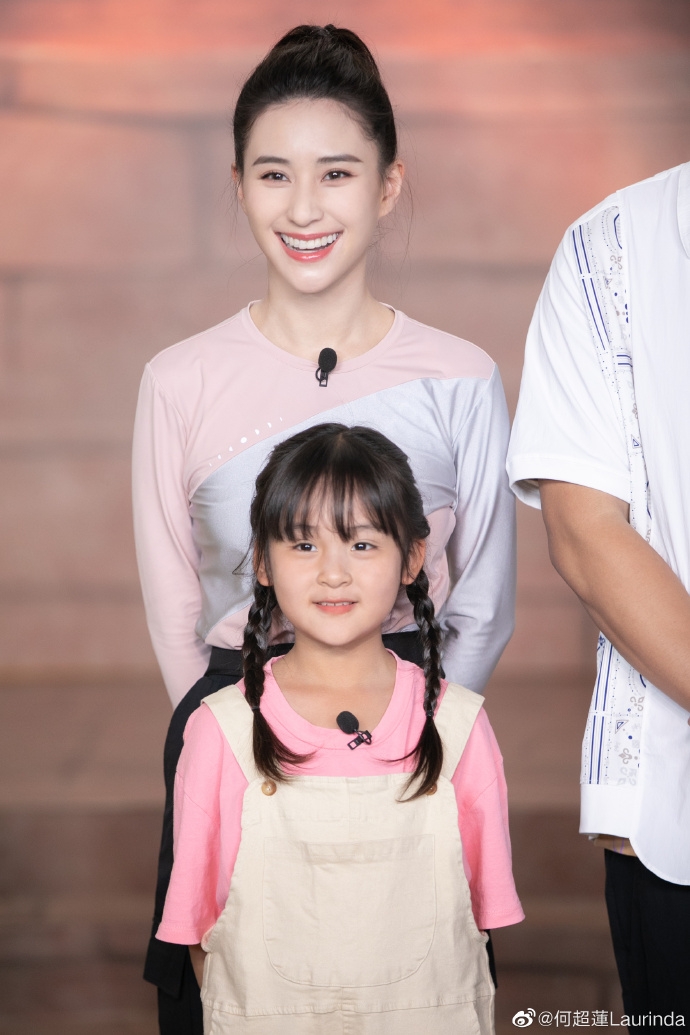 何超蓮開濾鏡超驚嚇大變臉,女神級靚樣消失嚇窒網民