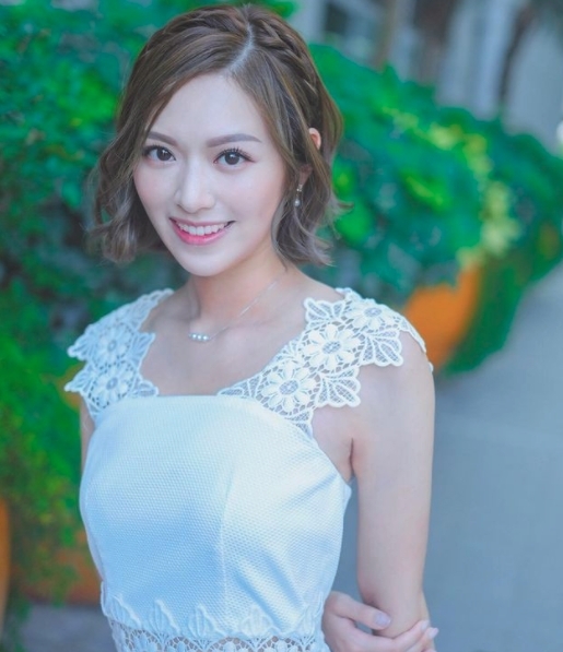 馮盈盈 (Crystal)近年以率直的個性成功在TVB上位,馬不停蹄的主持又拍劇,最近拍《逆天奇案》
