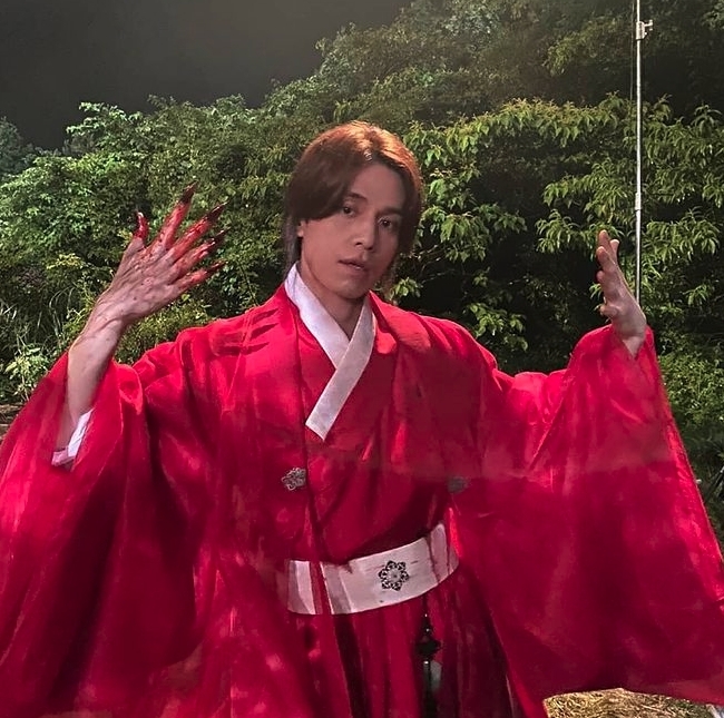 早前在《九尾狐傳》裏面的「山神」造型已經被指像個「大媽」,評語兩極!