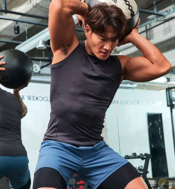 金鐘國開設的「Gym Jong Kook」頻道用作紀錄和分享他健身的心得