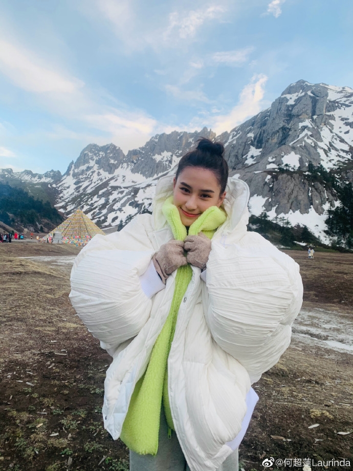 何超蓮開濾鏡超驚嚇大變臉,女神級靚樣消失嚇窒網民