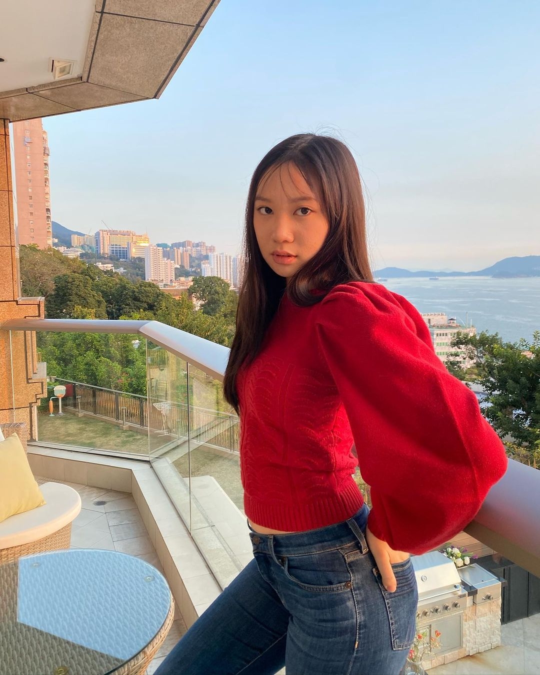 盤點5個完美遺傳家族基因富家女!林愷鈴身形高挑成時尚圈寵兒,仲有佢17歲擁42吋長腿?
