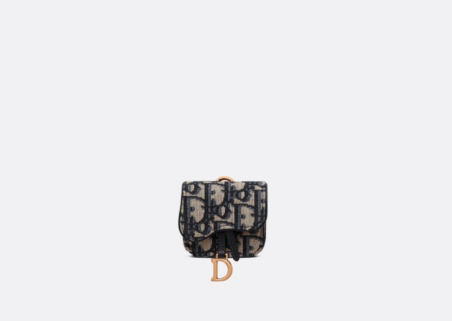 【名牌Airpods Case】Chanel推絕美奢華「珍珠鏈保護殼」!盤點LV/Chloe/YSL必買款