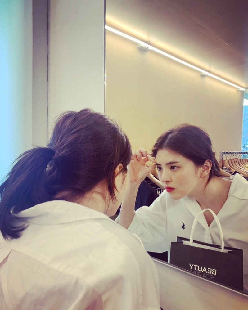 超強「三文治定妝法」打造控油、持久底妝,女星上台唱跳、高溫悶熱下依舊不脫妝的秘訣!