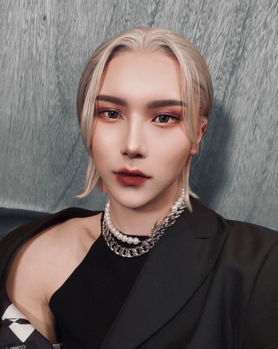 ,GYUTAE找了一份時裝店店員的工作,其後他就似找到自己的天地一樣