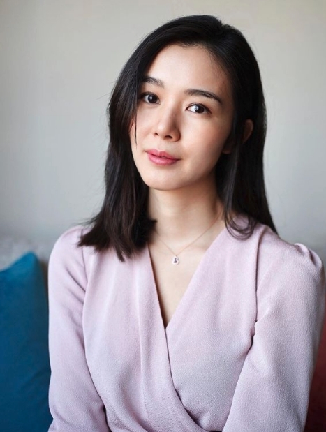 麥明詩（Louisa）自淡出娛樂圈後，全職做商業顧問。不過她都活躍於社交平台上，近日更復出為亞洲心動娛樂拍網劇《逐流時代》。