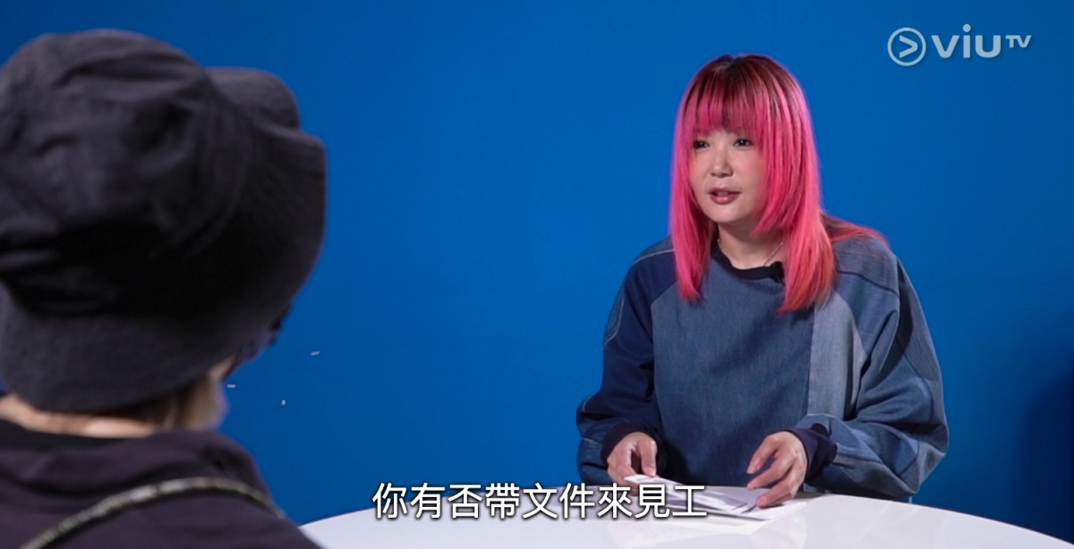 中女唔易做杜如風｜搞笑稱：「戴口罩」，令到工作人員都深感無奈，並續稱如果老闆是男人，就可以用眼神電兩下就可以～