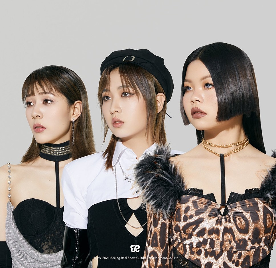 3unshine 之後更走出了自己的一路獨特血路,無論是造型、曲風也為不少粉絲所慢慢接受。