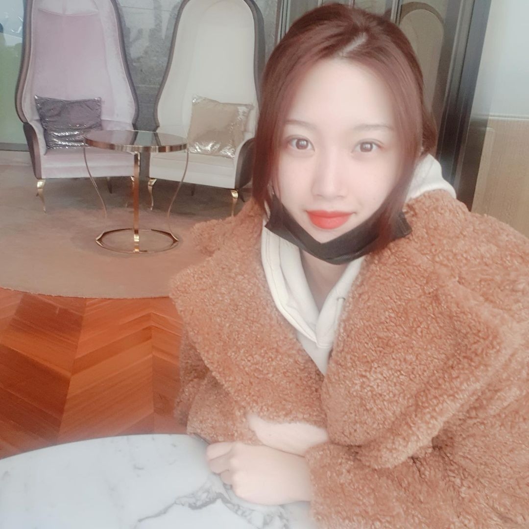 超強「三文治定妝法」打造控油、持久底妝,女星上台唱跳、高溫悶熱下依舊不脫妝的秘訣!