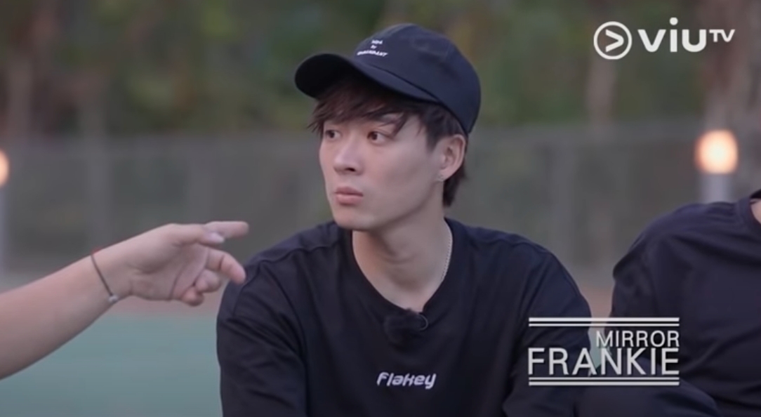 其後網民就猜測樣貌擔當的Frankie,認為外表上二人最匹配!精緻的輪廓和白滑膚色都是貌似是Stephy傾向的類型