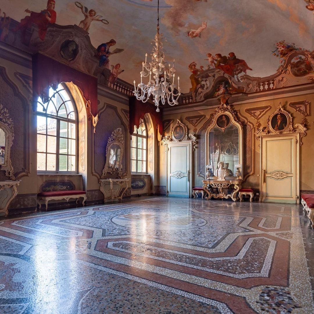 伯爵千金揭「悲慘貴族生活」,住10萬尺古堡竟嗌慘?連唔到Wifi、執屋要用3日?