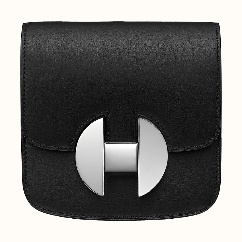 「Hermès 2002 Wallet」是愛馬仕經典的款式之一,當中最引人注目的一定就是品牌標誌性 H 字形的金屬釦