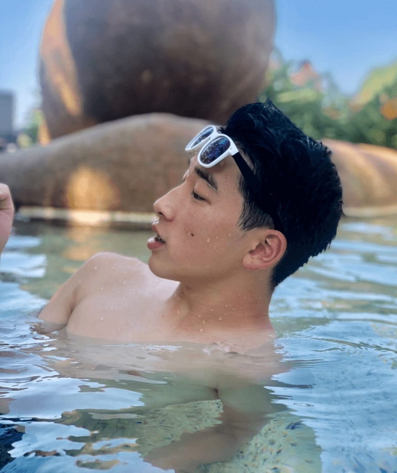 「翻版金秀賢」龔慈恩細仔林卓毅靚仔大隻,讀尖子學校,精通運動樂器,關心被遺棄動物