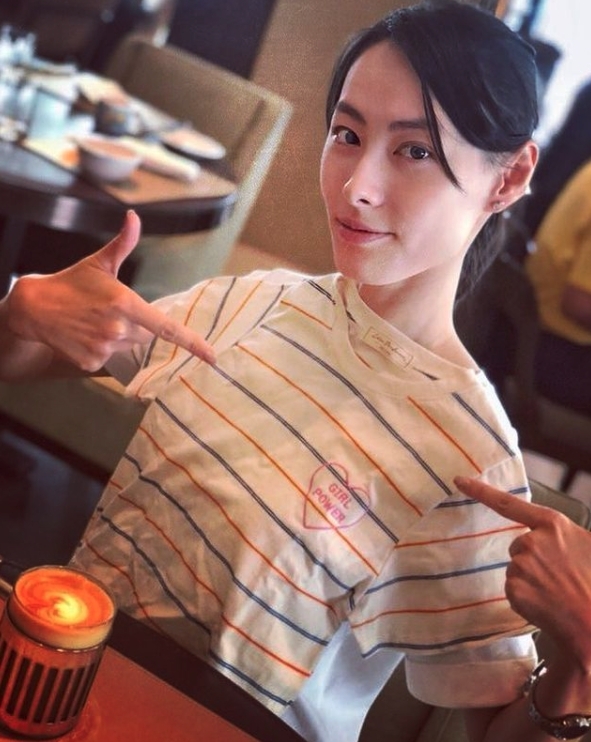 33歲梁洛施生日激罕曬兒子!傳收5億分手費、19歲與李澤楷交往,