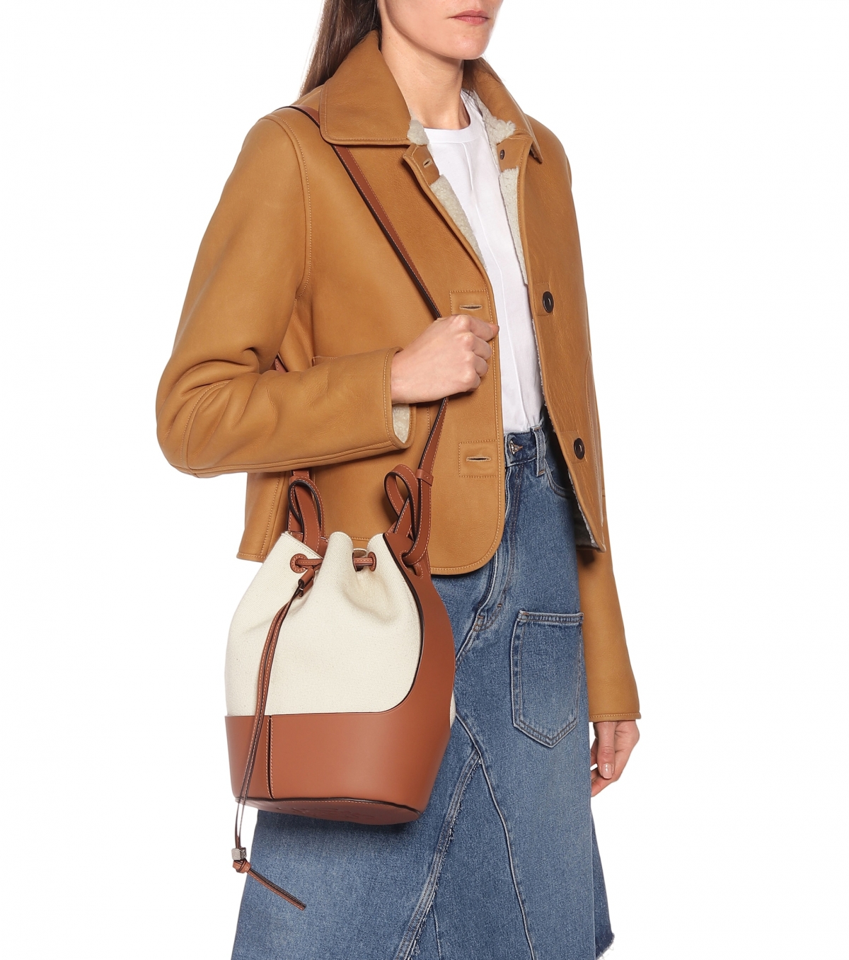 【名牌手袋2021】6款歷久不衰又百搭的「水桶袋」！最平5,400就能入手，網購LV/Loewe/YSL矚目款