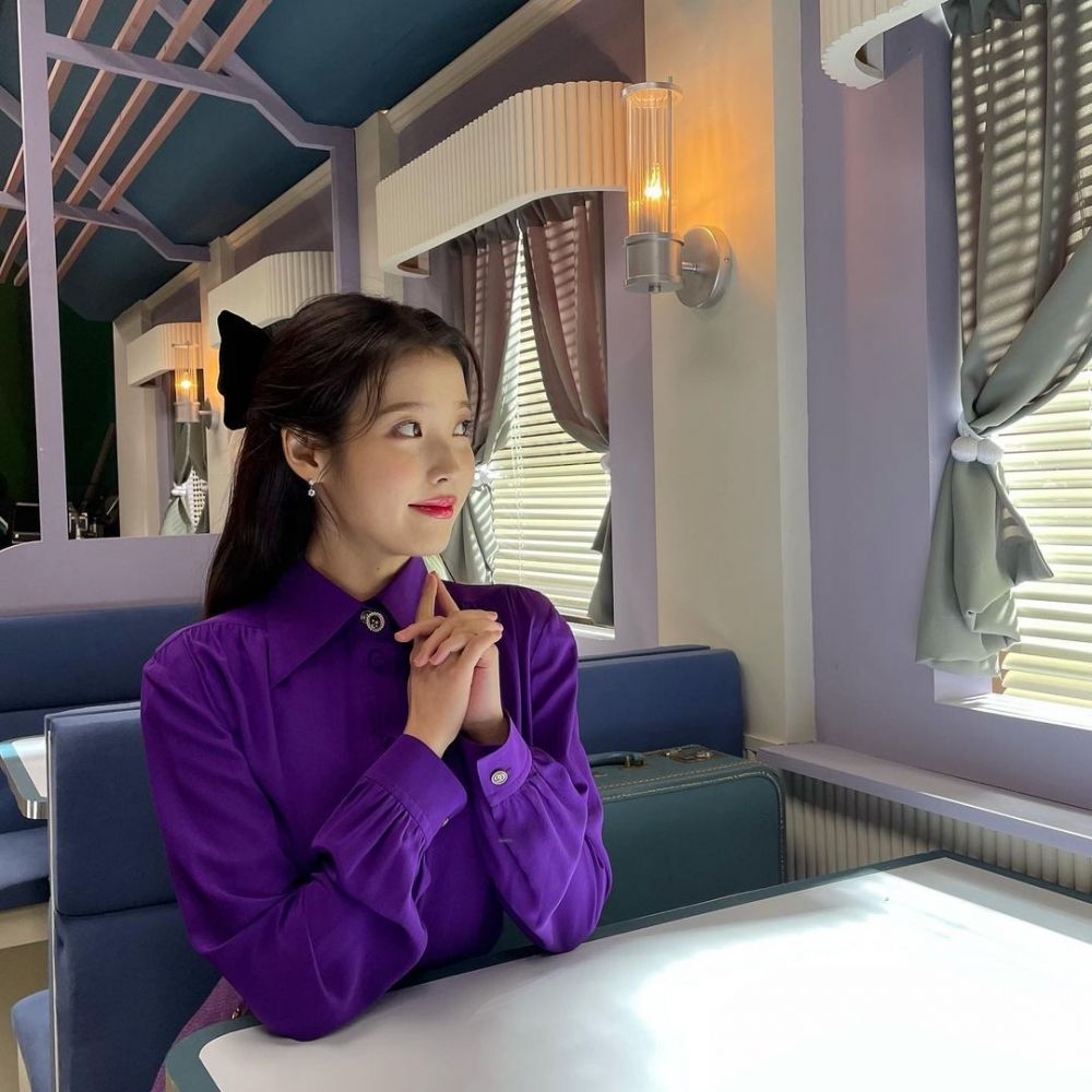 韓國人氣女歌手IU(李知恩)雖擁有「國民妹妹」之稱,但其實她已經出道13年