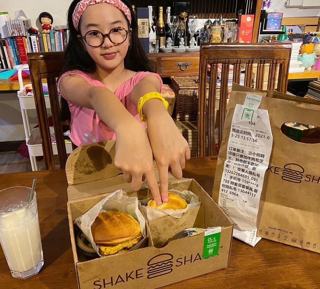 盤點5個完美遺傳家族基因富家女!林愷鈴身形高挑成時尚圈寵兒,仲有佢17歲擁42吋長腿?
