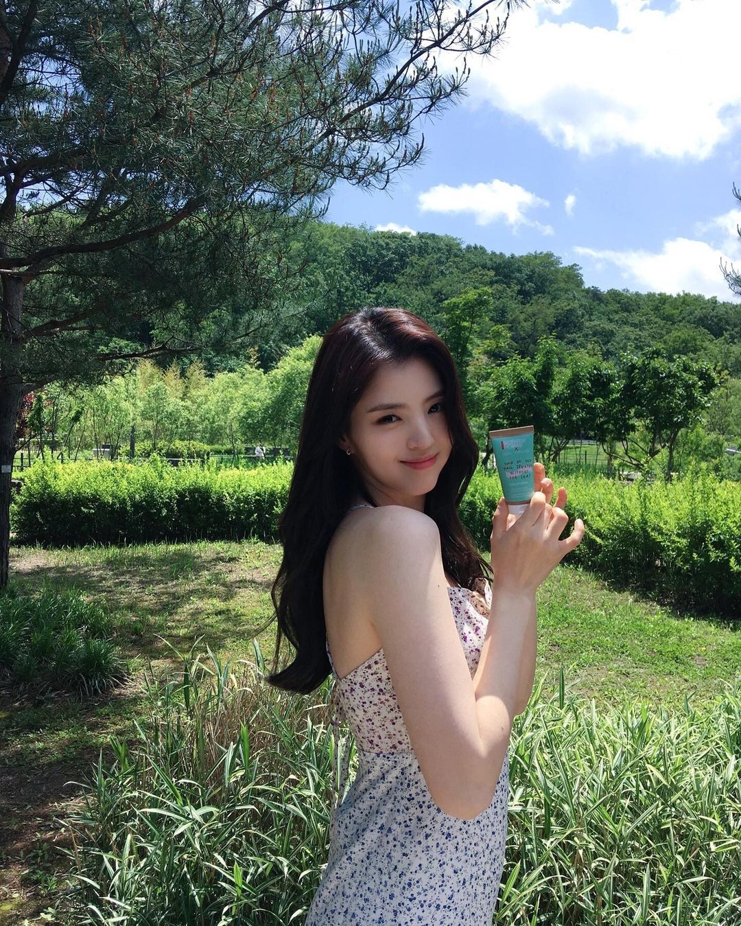 超強「三文治定妝法」打造控油、持久底妝,女星上台唱跳、高溫悶熱下依舊不脫妝的秘訣!