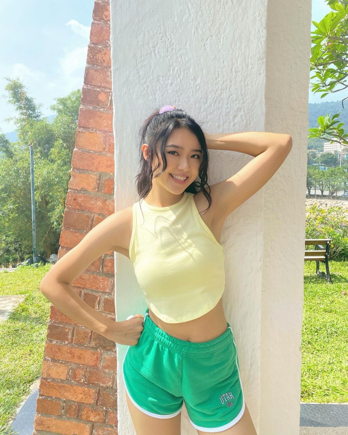 戴祖儀亦是含著金鑰匙的年輕女星,有位從事地產的富爸爸,她熱愛蒐藏藝術品和名錶,早前被嘲單是名錶已經有幾棟樓的首期!