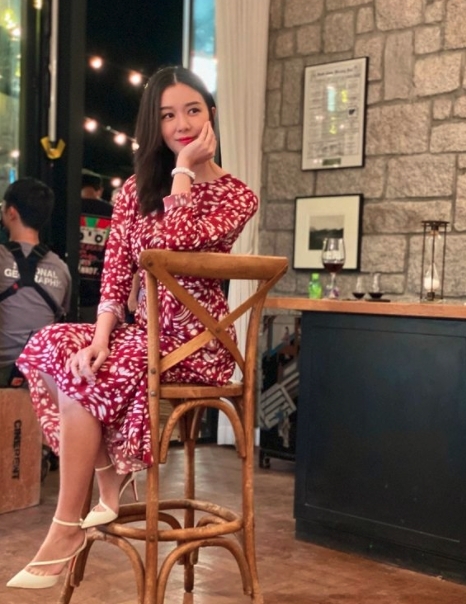 29歲的麥明詩（Louisa）年半前脫離在TVB無綫的發展，改簽「一年一騷」的合約淡出