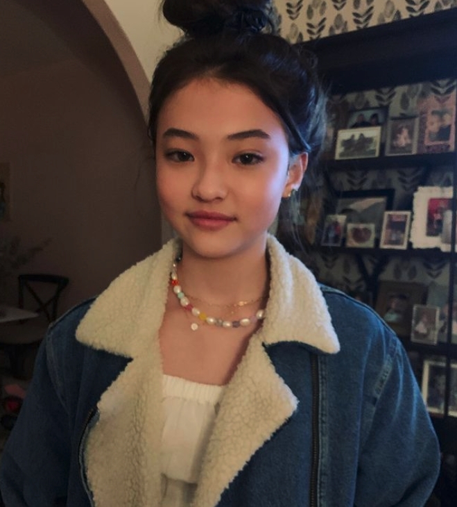 Ella已經12歲,婷婷玉立且長高不少的她,短短2年間感覺長大許多!她的打扮都變得十分時尚
