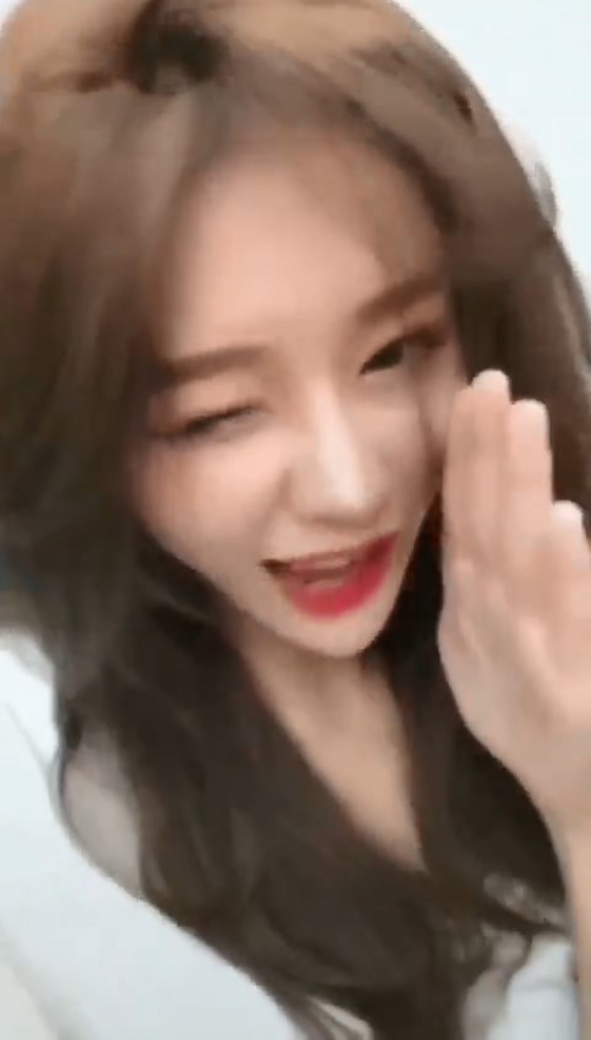 內地流行的短片社交平台「抖音」美女雲集，不少人都會做出指定的舞步和動作來吸引粉絲