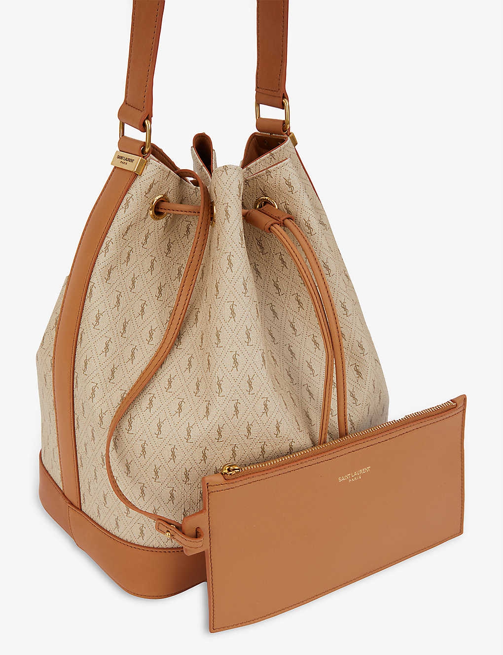 【名牌手袋2021】6款歷久不衰又百搭的「水桶袋」！最平5,400就能入手，網購LV/Loewe/YSL矚目款